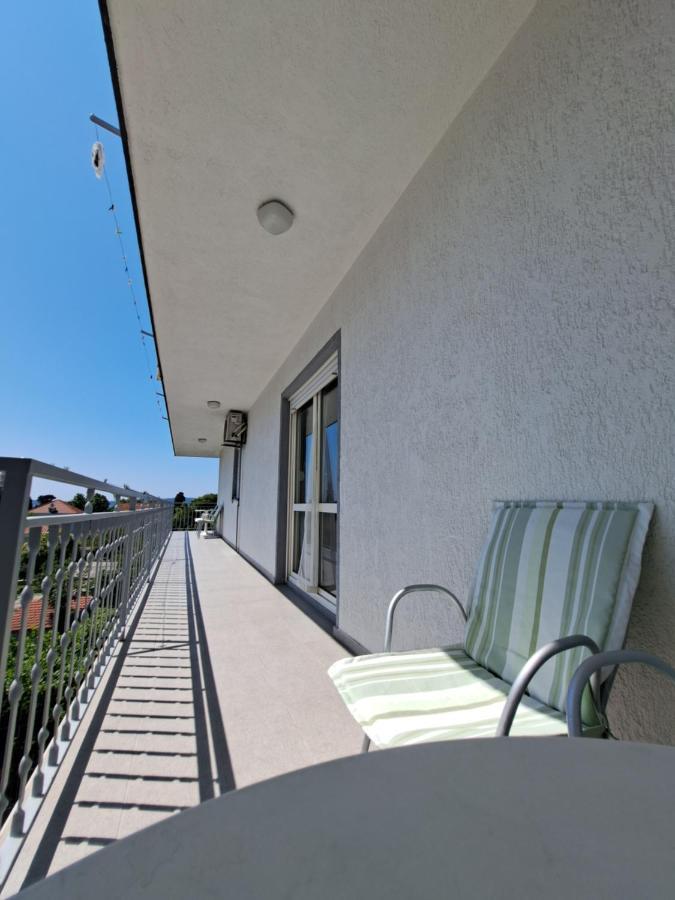 Guesthouse Varnica Kastel Luksic Exterior photo