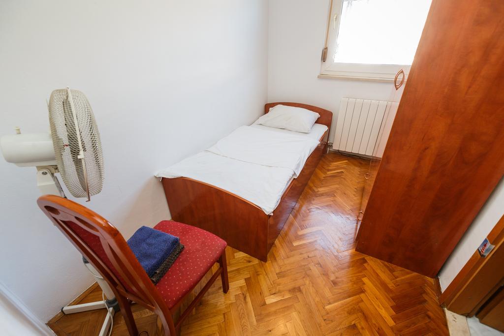 Guesthouse Varnica Kastel Luksic Room photo