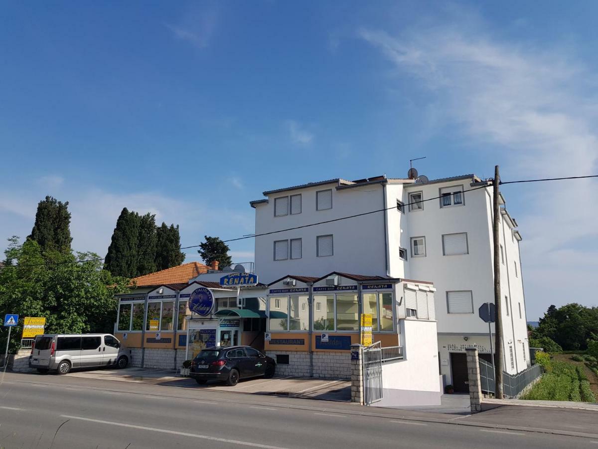 Guesthouse Varnica Kastel Luksic Exterior photo